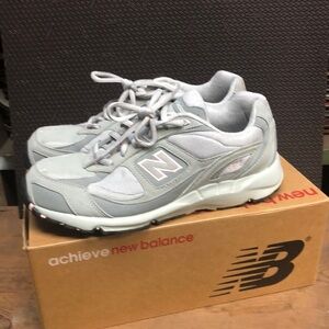 New Balance Light Gray Sneakers